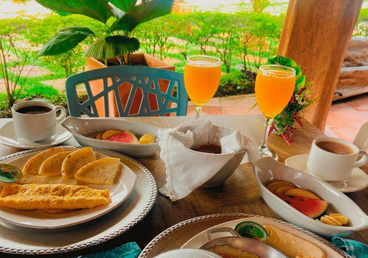 Hotel Santa Barbara Colonial - ซานตาเฟเดอันตีโอเกีย ภายนอก รูปภาพ